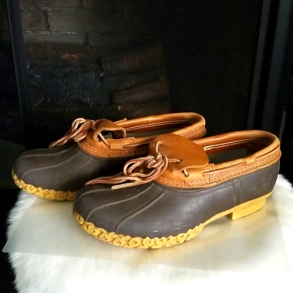 LL Bean Womens 7W fits 7.5 to 8 Waterproof Shoe, Outdoor Rain - Picture 1 of 9